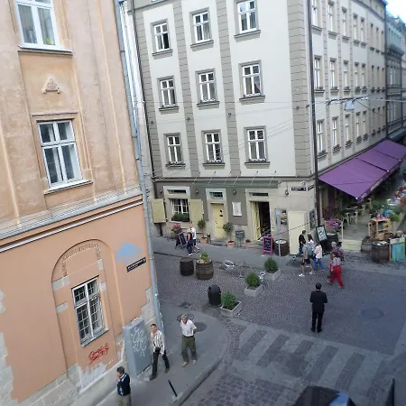 On Staroievreiska Apartment *